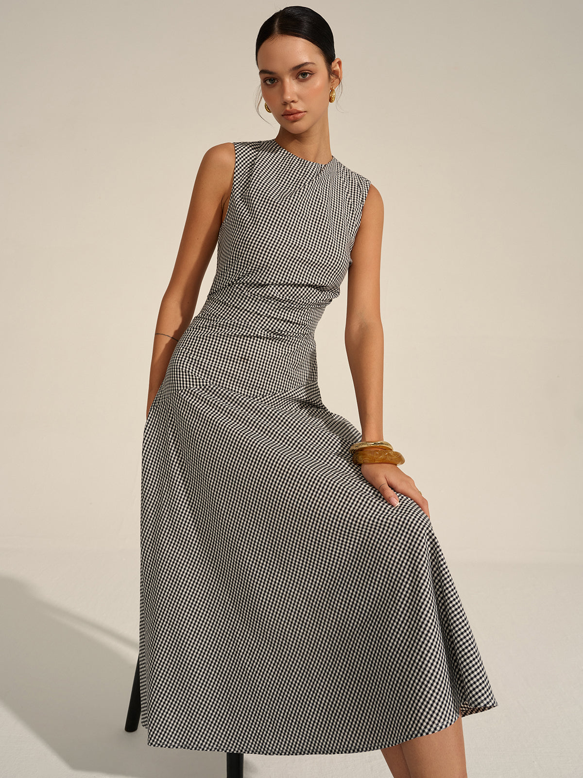 Elegancka Midi Sukienka Milano z Fasonem w Talii