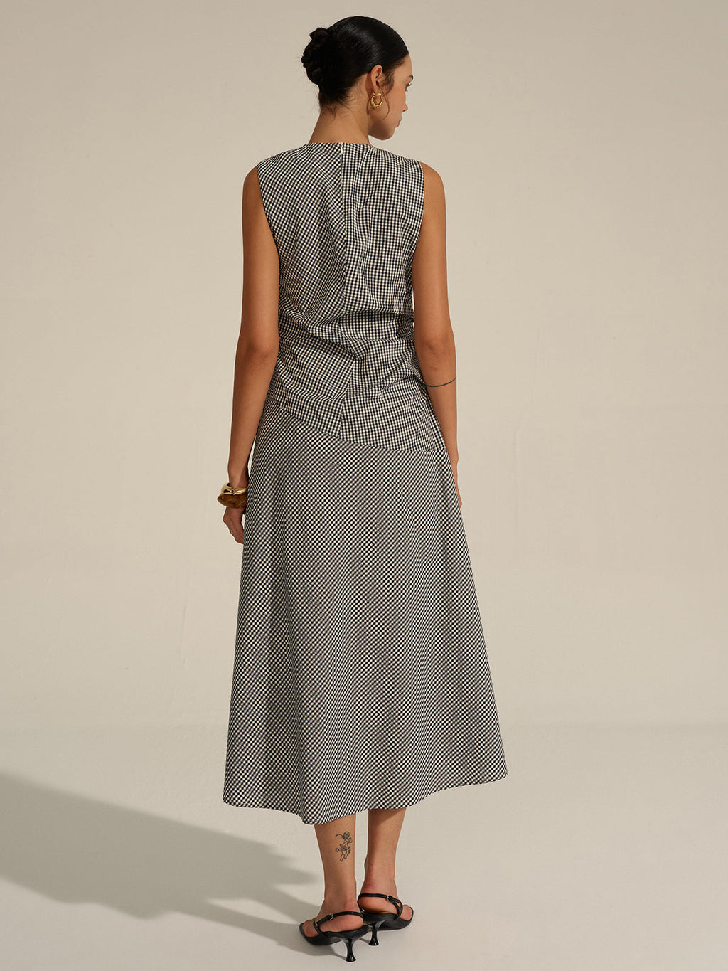 Elegancka Midi Sukienka Milano z Fasonem w Talii