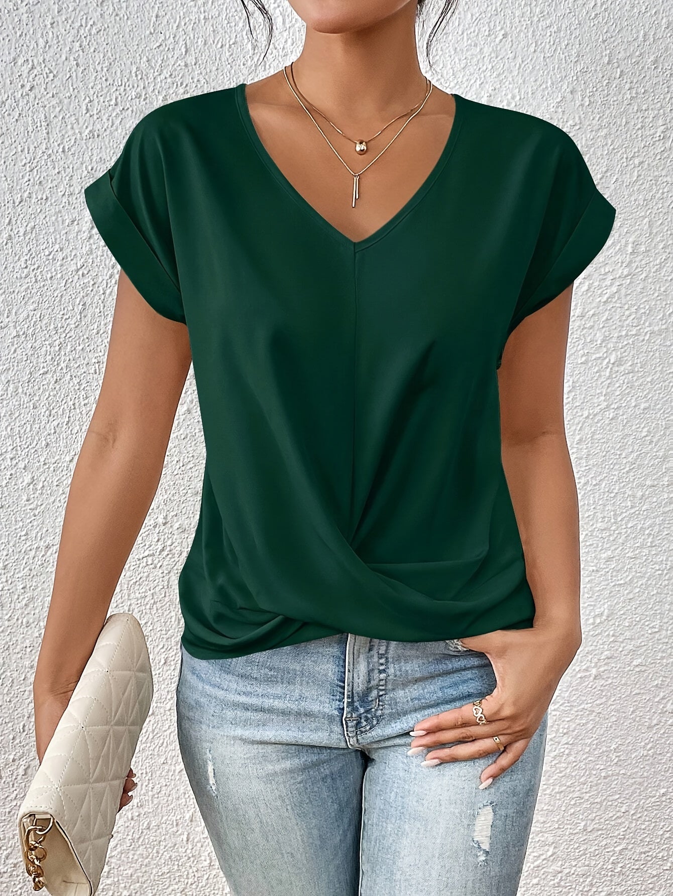 Cleo™ | Casual T-shirt z dekoltem w kształcie serca