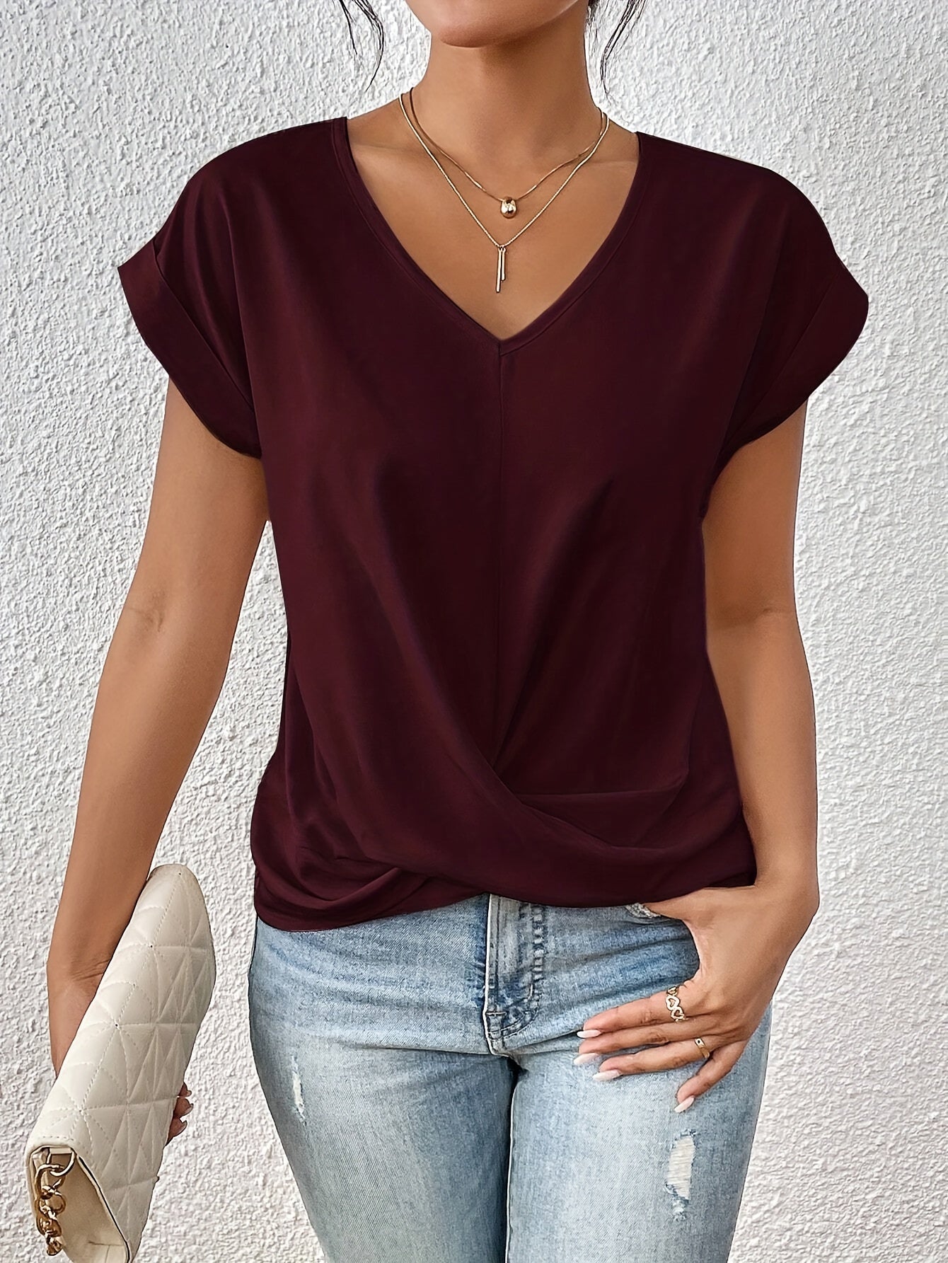 Cleo™ | Casual T-shirt z dekoltem w kształcie serca