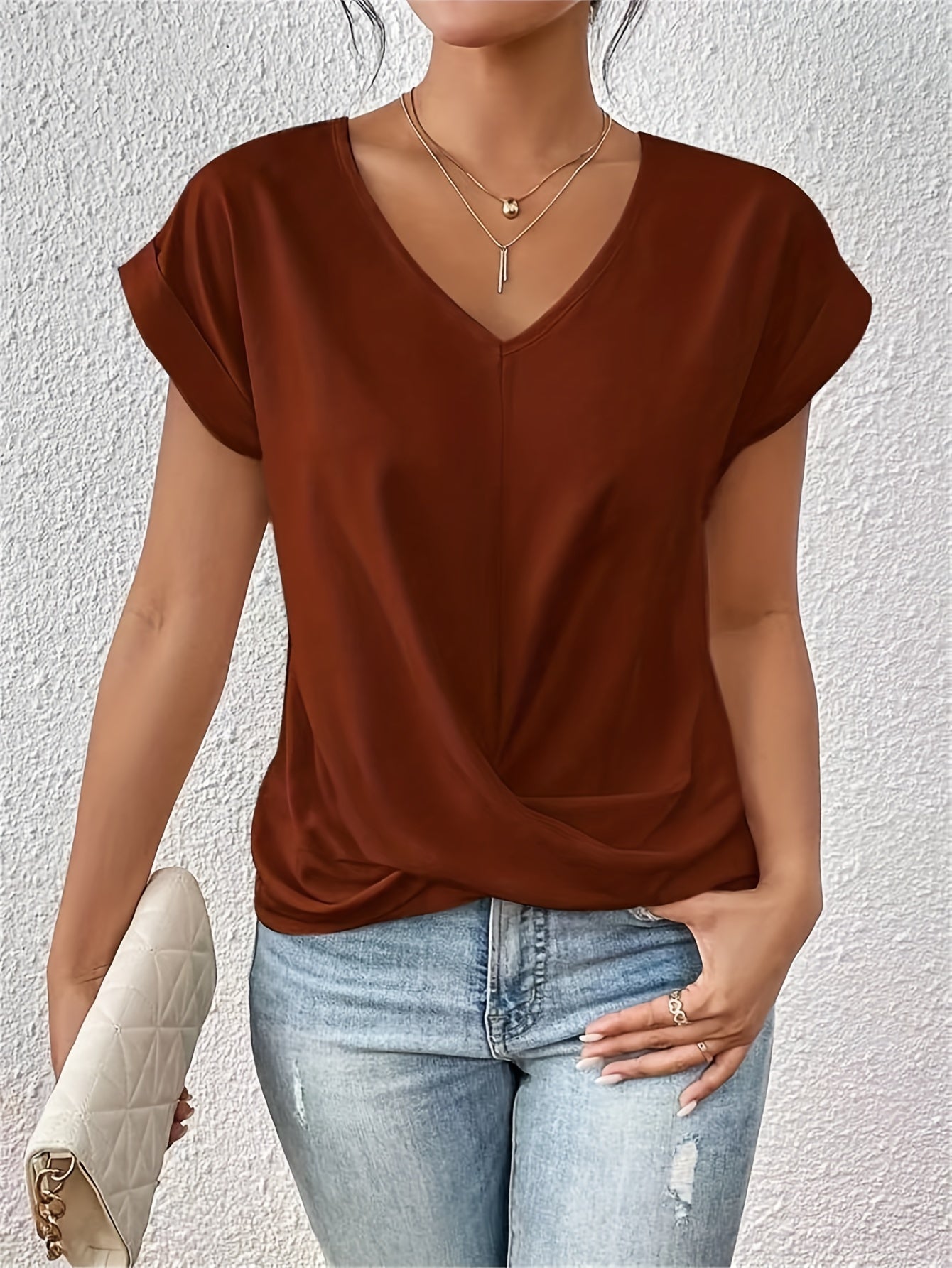 Cleo™ | Casual T-shirt z dekoltem w kształcie serca