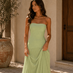 Sukienka z dekoltem off-shoulder